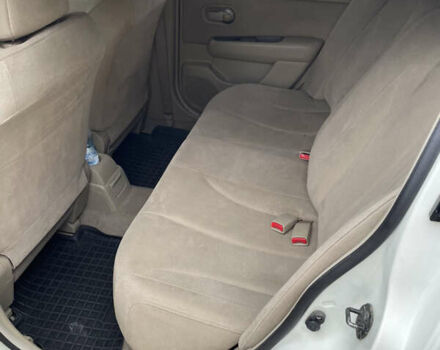 Белый Ниссан Тиида, объемом двигателя 1.6 л и пробегом 216 тыс. км за 5500 $, фото 10 на Automoto.ua