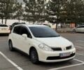 Белый Ниссан Тиида, объемом двигателя 1.6 л и пробегом 215 тыс. км за 5499 $, фото 1 на Automoto.ua