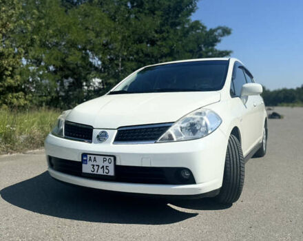 Белый Ниссан Тиида, объемом двигателя 1.8 л и пробегом 153 тыс. км за 6100 $, фото 1 на Automoto.ua