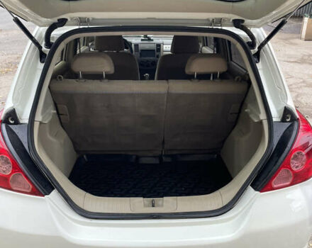 Белый Ниссан Тиида, объемом двигателя 1.6 л и пробегом 216 тыс. км за 5500 $, фото 11 на Automoto.ua