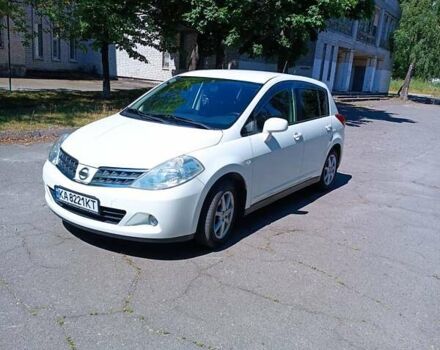 Белый Ниссан Тиида, объемом двигателя 1.5 л и пробегом 96 тыс. км за 7199 $, фото 2 на Automoto.ua