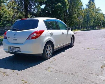 Белый Ниссан Тиида, объемом двигателя 1.5 л и пробегом 96 тыс. км за 7199 $, фото 4 на Automoto.ua