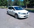 Белый Ниссан Тиида, объемом двигателя 1.5 л и пробегом 96 тыс. км за 7000 $, фото 3 на Automoto.ua