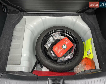 Белый Ниссан Тиида, объемом двигателя 1.5 л и пробегом 91 тыс. км за 7499 $, фото 12 на Automoto.ua