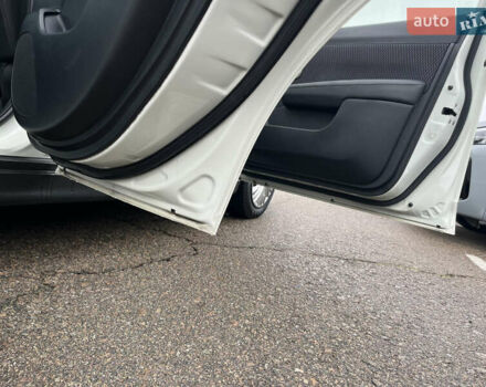 Белый Ниссан Тиида, объемом двигателя 1.5 л и пробегом 91 тыс. км за 7499 $, фото 14 на Automoto.ua