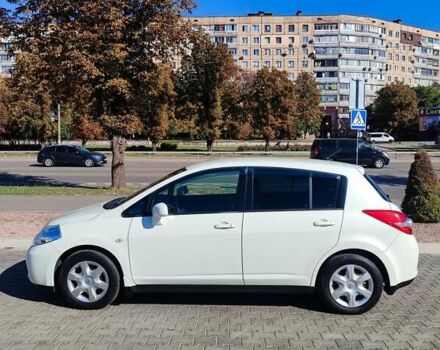 Белый Ниссан Тиида, объемом двигателя 1.5 л и пробегом 65 тыс. км за 8500 $, фото 2 на Automoto.ua