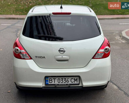 Белый Ниссан Тиида, объемом двигателя 1.5 л и пробегом 91 тыс. км за 7499 $, фото 6 на Automoto.ua