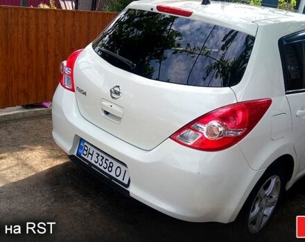 Белый Ниссан Тиида, объемом двигателя 1.5 л и пробегом 151 тыс. км за 7200 $, фото 1 на Automoto.ua