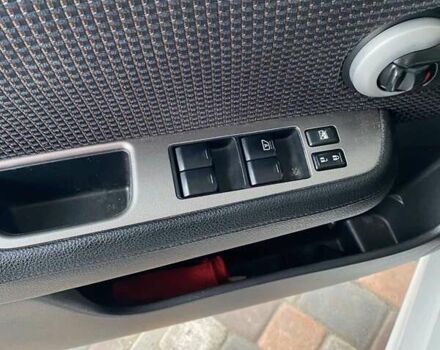 Белый Ниссан Тиида, объемом двигателя 1.6 л и пробегом 186 тыс. км за 6200 $, фото 5 на Automoto.ua