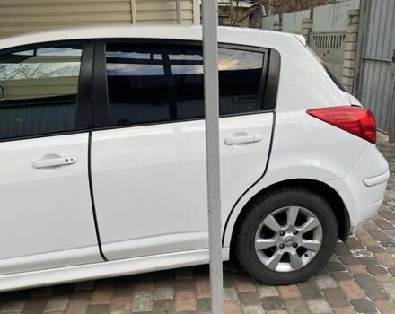 Белый Ниссан Тиида, объемом двигателя 1.6 л и пробегом 186 тыс. км за 6200 $, фото 1 на Automoto.ua