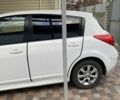 Белый Ниссан Тиида, объемом двигателя 1.6 л и пробегом 186 тыс. км за 6200 $, фото 1 на Automoto.ua