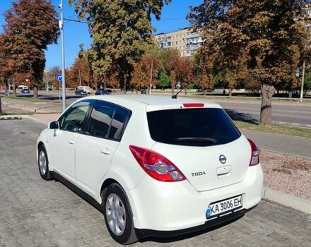 Белый Ниссан Тиида, объемом двигателя 1.5 л и пробегом 65 тыс. км за 8500 $, фото 9 на Automoto.ua