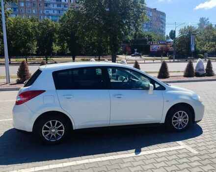 Белый Ниссан Тиида, объемом двигателя 1.5 л и пробегом 42 тыс. км за 8550 $, фото 8 на Automoto.ua
