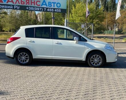 Белый Ниссан Тиида, объемом двигателя 1.5 л и пробегом 42 тыс. км за 8700 $, фото 7 на Automoto.ua