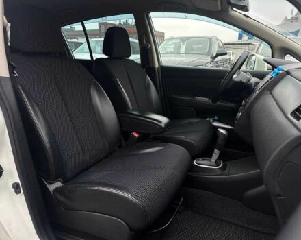 Белый Ниссан Тиида, объемом двигателя 1.5 л и пробегом 107 тыс. км за 7990 $, фото 11 на Automoto.ua