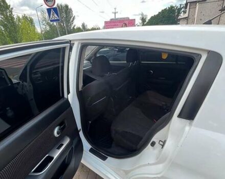 Белый Ниссан Тиида, объемом двигателя 1.6 л и пробегом 200 тыс. км за 6500 $, фото 11 на Automoto.ua