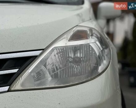 Белый Ниссан Тиида, объемом двигателя 1.5 л и пробегом 107 тыс. км за 7990 $, фото 1 на Automoto.ua