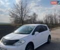 Белый Ниссан Тиида, объемом двигателя 1.6 л и пробегом 411 тыс. км за 5800 $, фото 1 на Automoto.ua