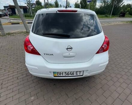 Белый Ниссан Тиида, объемом двигателя 1.6 л и пробегом 200 тыс. км за 6500 $, фото 5 на Automoto.ua