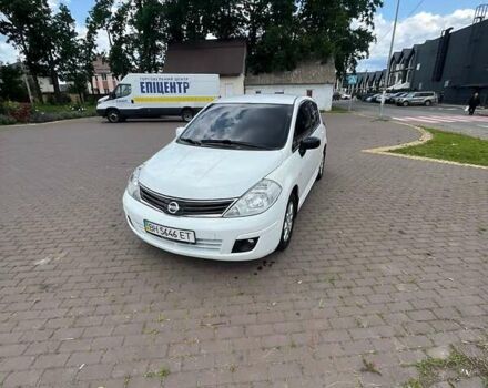 Белый Ниссан Тиида, объемом двигателя 1.6 л и пробегом 200 тыс. км за 6500 $, фото 2 на Automoto.ua