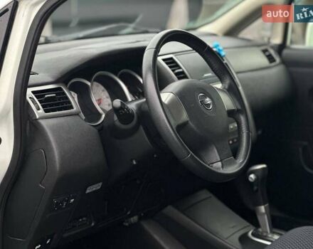 Белый Ниссан Тиида, объемом двигателя 1.5 л и пробегом 107 тыс. км за 7990 $, фото 8 на Automoto.ua