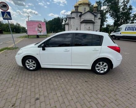 Белый Ниссан Тиида, объемом двигателя 1.6 л и пробегом 200 тыс. км за 6500 $, фото 3 на Automoto.ua