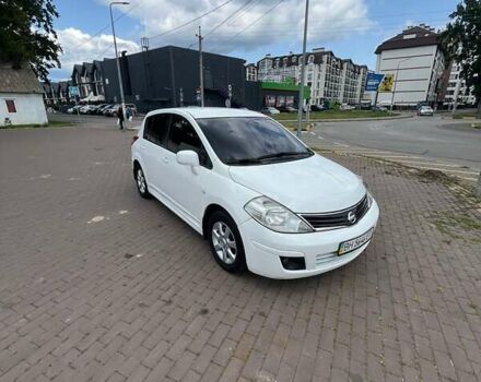 Белый Ниссан Тиида, объемом двигателя 1.6 л и пробегом 200 тыс. км за 6500 $, фото 1 на Automoto.ua