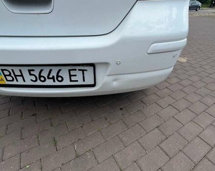 Белый Ниссан Тиида, объемом двигателя 1.6 л и пробегом 200 тыс. км за 6500 $, фото 6 на Automoto.ua