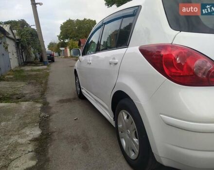 Белый Ниссан Тиида, объемом двигателя 1.6 л и пробегом 142 тыс. км за 6900 $, фото 7 на Automoto.ua