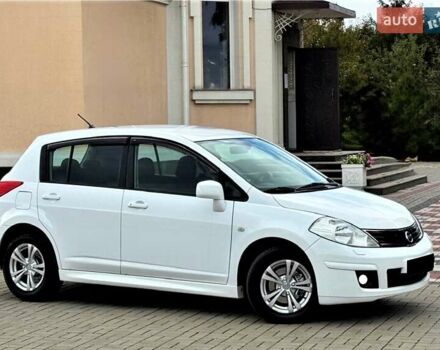Белый Ниссан Тиида, объемом двигателя 1.6 л и пробегом 74 тыс. км за 8500 $, фото 3 на Automoto.ua