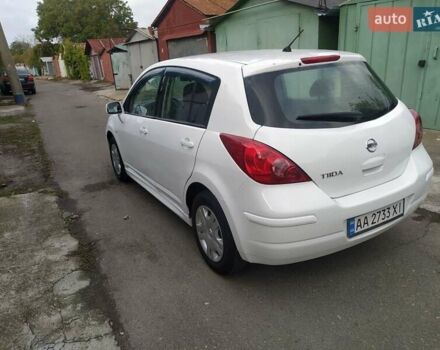 Белый Ниссан Тиида, объемом двигателя 1.6 л и пробегом 142 тыс. км за 6900 $, фото 6 на Automoto.ua