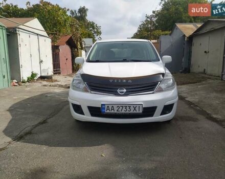 Белый Ниссан Тиида, объемом двигателя 1.6 л и пробегом 142 тыс. км за 6900 $, фото 18 на Automoto.ua