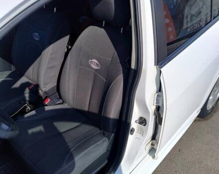 Білий Ніссан Тііда, об'ємом двигуна 1.6 л та пробігом 155 тис. км за 7200 $, фото 9 на Automoto.ua