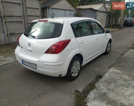 Белый Ниссан Тиида, объемом двигателя 1.6 л и пробегом 142 тыс. км за 6900 $, фото 12 на Automoto.ua