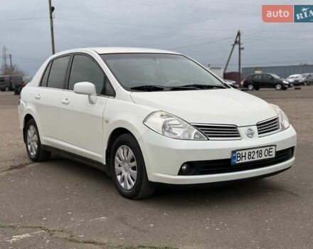 Белый Ниссан Тиида, объемом двигателя 1.6 л и пробегом 210 тыс. км за 5900 $, фото 1 на Automoto.ua