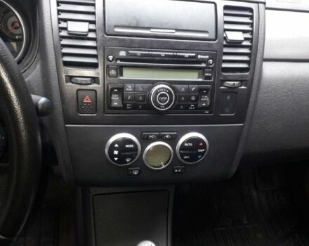 Белый Ниссан Тиида, объемом двигателя 1.8 л и пробегом 145 тыс. км за 6000 $, фото 5 на Automoto.ua