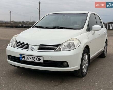 Белый Ниссан Тиида, объемом двигателя 1.6 л и пробегом 210 тыс. км за 5900 $, фото 1 на Automoto.ua