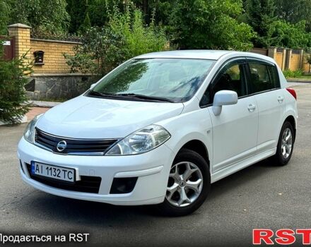 Белый Ниссан Тиида, объемом двигателя 1.6 л и пробегом 83 тыс. км за 8900 $, фото 1 на Automoto.ua