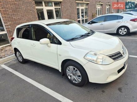 Белый Ниссан Тиида, объемом двигателя 1.5 л и пробегом 107 тыс. км за 8500 $, фото 1 на Automoto.ua