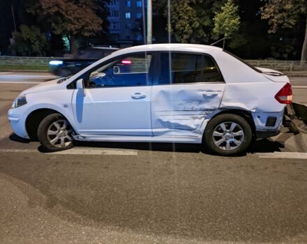 Белый Ниссан Тиида, объемом двигателя 1.6 л и пробегом 118 тыс. км за 3345 $, фото 1 на Automoto.ua