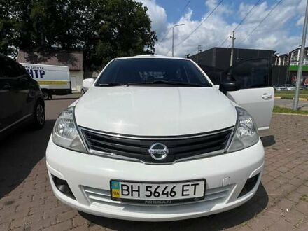 Белый Ниссан Тиида, объемом двигателя 1.6 л и пробегом 200 тыс. км за 6500 $, фото 1 на Automoto.ua