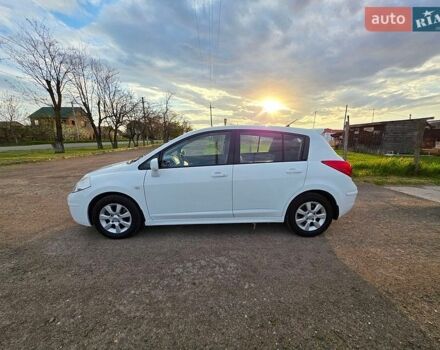 Белый Ниссан Тиида, объемом двигателя 1.6 л и пробегом 185 тыс. км за 8300 $, фото 1 на Automoto.ua