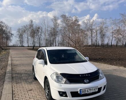 Белый Ниссан Тиида, объемом двигателя 1.6 л и пробегом 411 тыс. км за 5500 $, фото 1 на Automoto.ua