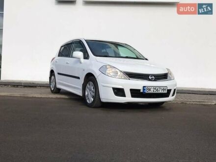 Ніссан Тііда 2013 у Рівному на Automoto.ua Білий Ніссан Тііда, об'ємом двигуна 1.6 л та пробігом 177 тис. км за 8199 $, фото 1 на Automoto.ua