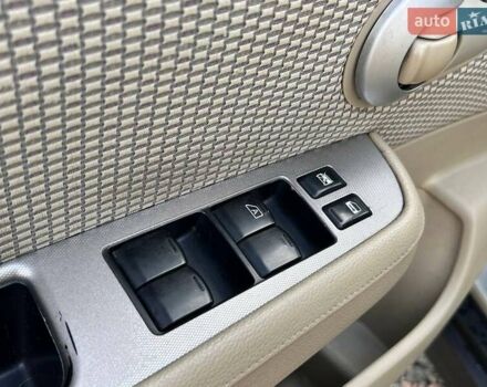 Бежевий Ніссан Тііда, об'ємом двигуна 1.8 л та пробігом 201 тис. км за 5100 $, фото 10 на Automoto.ua