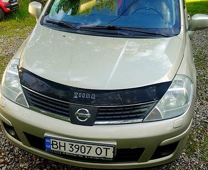 Бежевий Ніссан Тііда, об'ємом двигуна 1.6 л та пробігом 197 тис. км за 2900 $, фото 1 на Automoto.ua