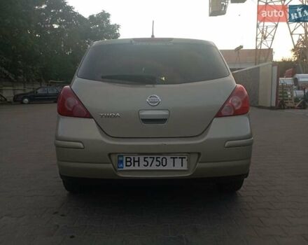 Бежевый Ниссан Тиида, объемом двигателя 1.6 л и пробегом 316 тыс. км за 4300 $, фото 1 на Automoto.ua