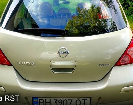 Бежевий Ніссан Тііда, об'ємом двигуна 1.6 л та пробігом 197 тис. км за 2900 $, фото 3 на Automoto.ua