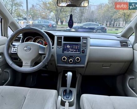 Бежевый Ниссан Тиида, объемом двигателя 1.6 л и пробегом 167 тыс. км за 4999 $, фото 61 на Automoto.ua