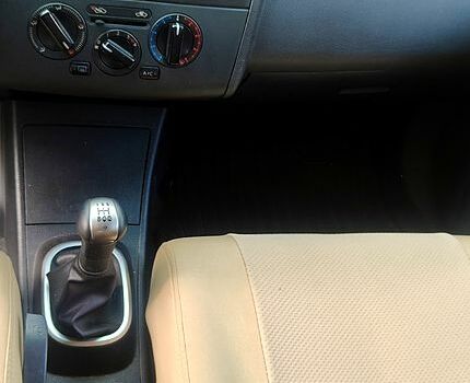 Бежевий Ніссан Тііда, об'ємом двигуна 1.6 л та пробігом 197 тис. км за 2900 $, фото 5 на Automoto.ua